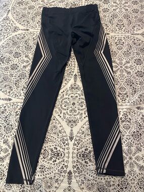 Black Active Leggings with Reflective Chevron Stripes